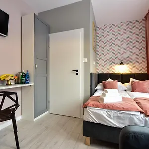 https://candy-apartments-warszawa.warsawhotelspoland.com