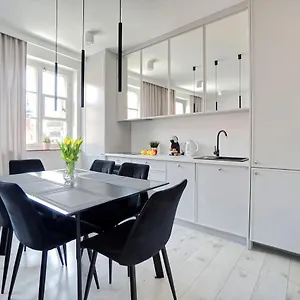 https://warsaw-premium-apartments-old-town.warsawhotelspoland.com