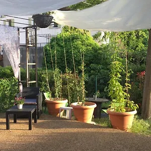 https://le-clos-des-medievales.fr-provencehotel.com